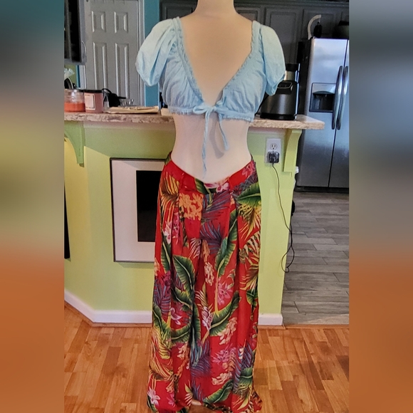 Fun Blanco Cotton Crop Top - Picture 5 of 5